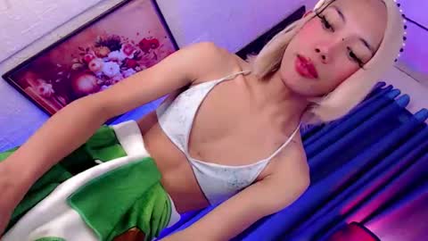 Mocah online show from November 18, 12:41 pm