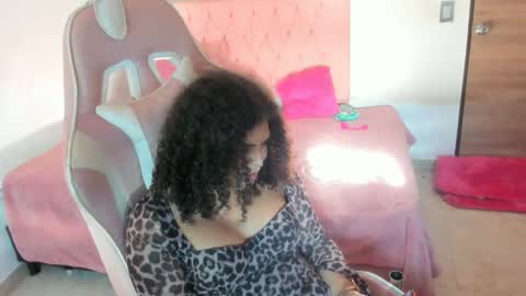 mahia_frizzy online show from October 7, 9:44 pm