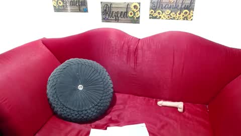 ISABELA online show from October 7, 4:25 pm