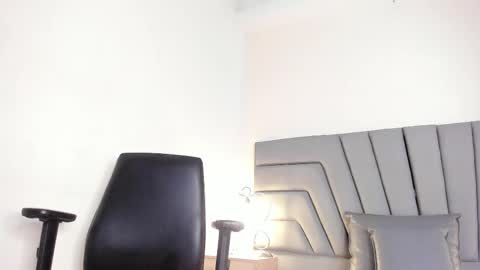 maia_520 online show from January 7, 6:35 pm