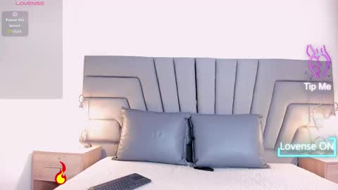 maia_520 online show from October 7, 7:10 pm