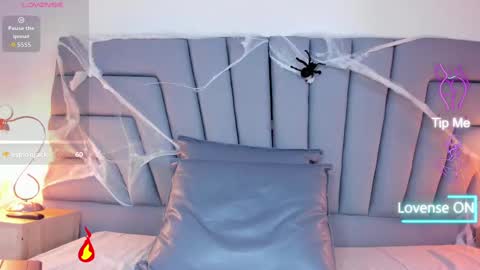 maia_520 online show from October 23, 7:15 pm