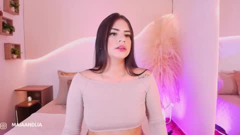 Snapshot of maia_lia_ chatting on September 15, 6:09 pm MAIA LIA online show from September 15, 6:09 pm
