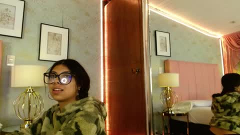 Maia Reficco online show from September 10, 1:34 pm