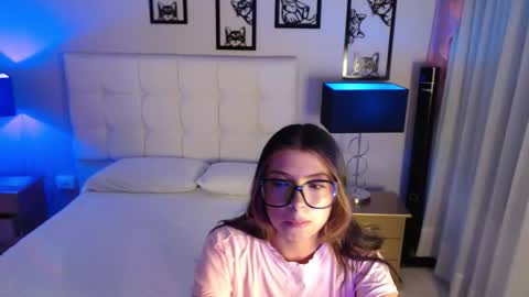 Maia Reficco online show from March 2, 12:12 pm