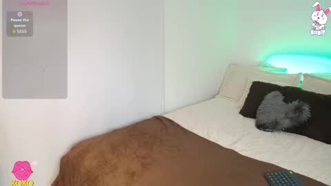    t  online show from February 8, 4:49 am