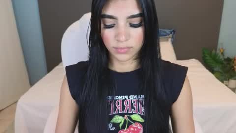 Maiaa Ruiz  online show from January 29, 5:35 pm