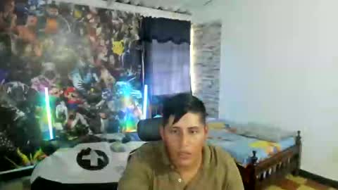 Snapshot of maiker_lozano_ chatting on October 23, 7:04 pm maiker lozano online show from October 23, 7:04 pm