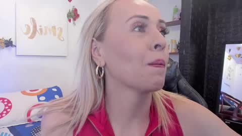 Carolina Barrantes Munera online show from February 27, 12:01 pm