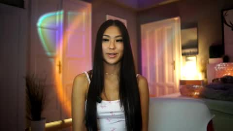 Mai online show from October 2, 2:16 pm