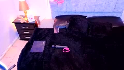 MAITE STONE1 online show from October 3, 4:10 am