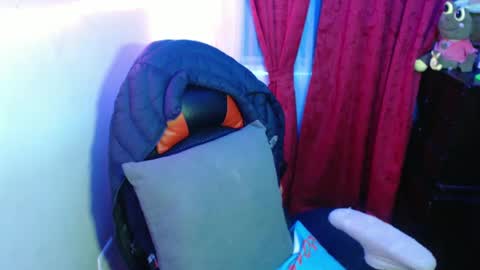 Snapshot of maitte_22 chatting on February 13, 5:16 am Hello friends Im on another account    online show from February 13, 5:16 am