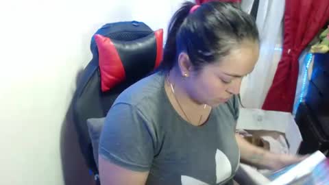 Snapshot of maitte_22 chatting on January 22, 2:37 am Hello friends Im on another account    online show from January 22, 2:37 am