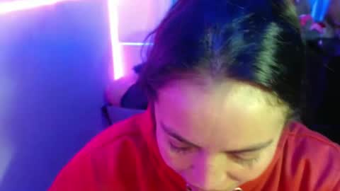 Snapshot of maitte_22 chatting on February 18, 1:21 am Hello friends Im on another account    online show from February 18, 1:21 am