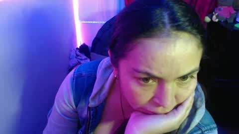 Snapshot of maitte_22 chatting on February 13, 1:40 am Hello friends Im on another account    online show from February 13, 1:40 am