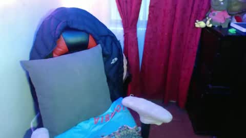 Snapshot of maitte_22 chatting on February 14, 10:49 am Hello friends Im on another account    online show from February 14, 10:49 am