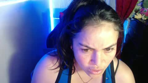 Snapshot of maitte_22 chatting on January 11, 1:37 am Hello friends Im on another account    online show from January 11, 1:37 am