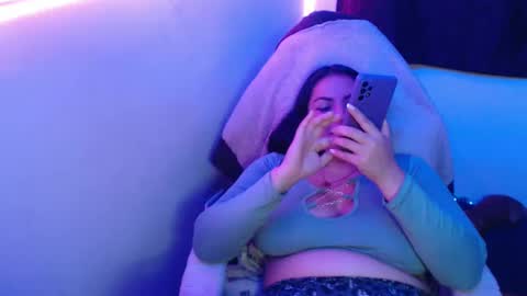 Snapshot of maitte_22 chatting on February 22, 5:34 am Hello friends Im on another account    online show from February 22, 5:34 am