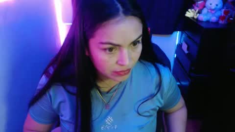 Snapshot of maitte_22 chatting on March 11, 4:51 am Hello friends Im on another account    online show from March 11, 4:51 am