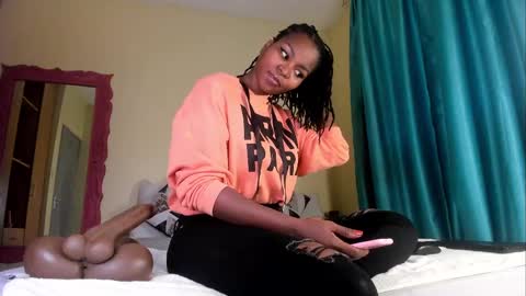 maiya_miaw online show from February 14, 9:34 am