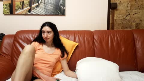 Snapshot of make_me_feel chatting on January 7, 9:46 pm Lena Ian online show from January 7, 9:46 pm