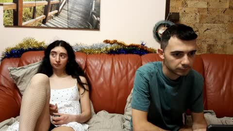 Snapshot of make_me_feel chatting on December 5, 5:01 pm Lena Ian online show from December 5, 5:01 pm