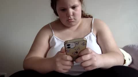 makemesquirt06 online show from September 25, 11:23 pm