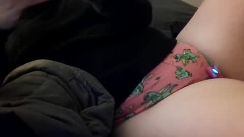 makemewatch online show from February 13, 10:35 pm