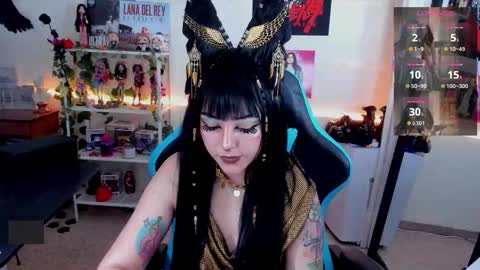 ...  ... online show from October 15, 7:32 am