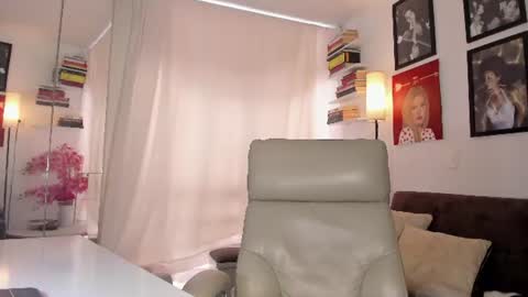 malena99_ online show from June 15, 8:34 pm