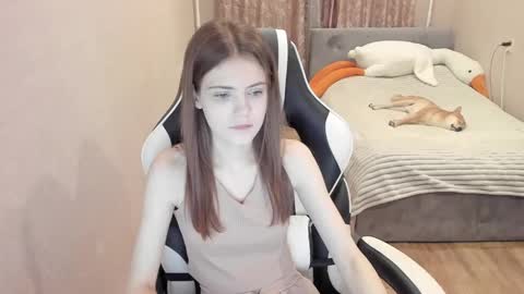 Snapshot of malia__hale chatting on February 22, 12:05 am Malia online show from February 22, 12:05 am
