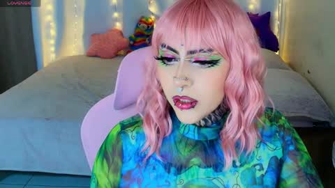 maliciaxpoison online show from May 17, 4:43 am