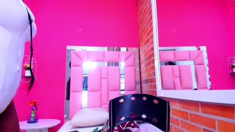 Melanie online show from December 9, 7:50 pm