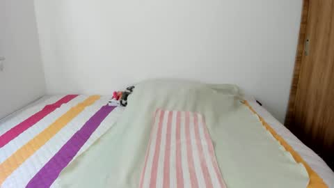 instagram  nueela   online show from March 19, 8:47 pm