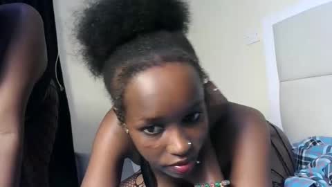 Snapshot of mamaapussy chatting on February 13, 8:24 pm mamaa online show from February 13, 8:24 pm
