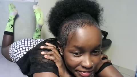 Snapshot of mamaapussy chatting on February 17, 4:28 pm mamaa online show from February 17, 4:28 pm