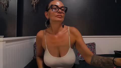 ioana love online show from June 7, 11:10 pm