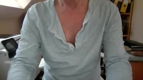 manbitcher online show from March 7, 10:48 am