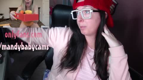 Snapshot of mandybabyxxx chatting on December 6, 8:56 pm MandyBabyXXX online show from December 6, 8:56 pm