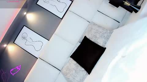 manellyksparklee online show from May 19, 1:18 pm