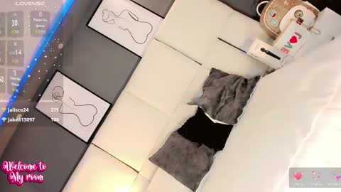 manellyksparklee online show from September 19, 3:16 pm