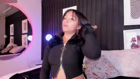 manelyk_evanss online show from March 18, 7:53 pm