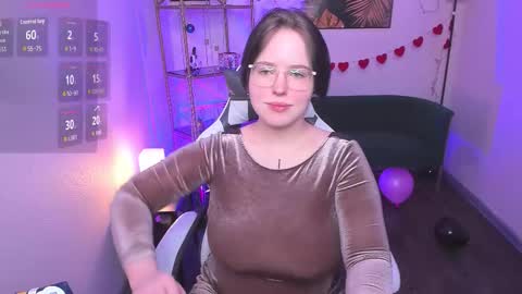 manic_pixie_ online show from February 25, 3:48 pm