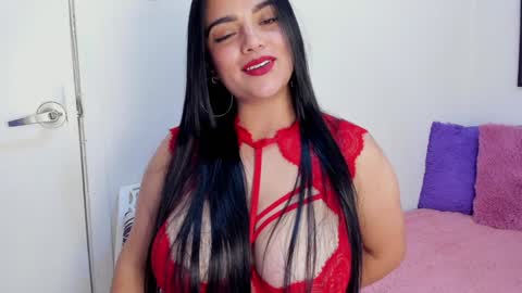 Snapshot of manneliik_ chatting on December 22, 5:22 am Sofia Sanchez online show from December 22, 5:22 am