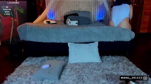 manu  velezz   Help me to get to 100 thumbs ups Tip 25tks  Rate me  online show from November 18, 9:18 pm