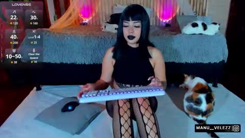 manu  velezz   Help me to get to 100 thumbs ups Tip 25tks  Rate me  online show from November 27, 7:16 am