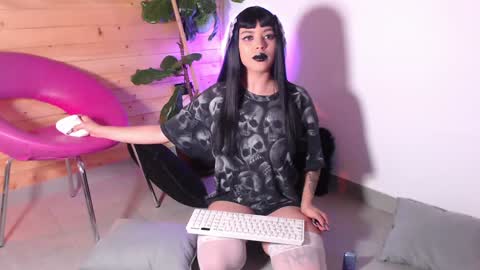 Manu Velez  online show from February 26, 1:14 am