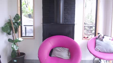 Manu Velez  online show from February 6, 3:20 pm