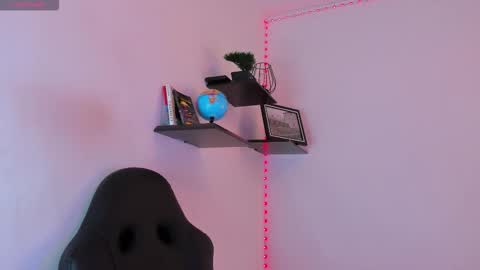 Manuel online show from October 3, 8:28 pm