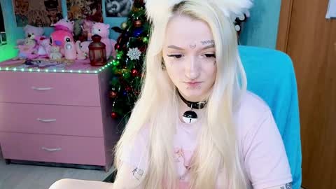 Manuela online show from December 7, 8:44 pm